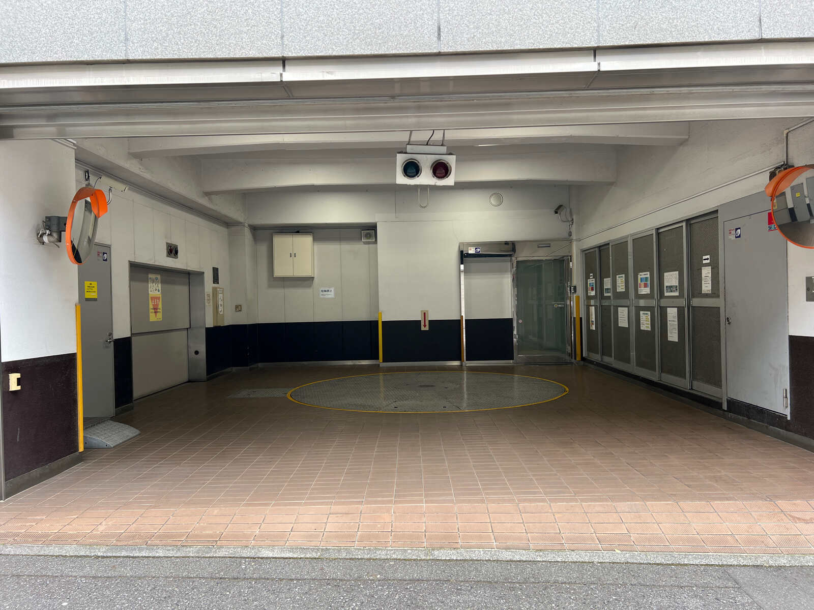 東貨ビル