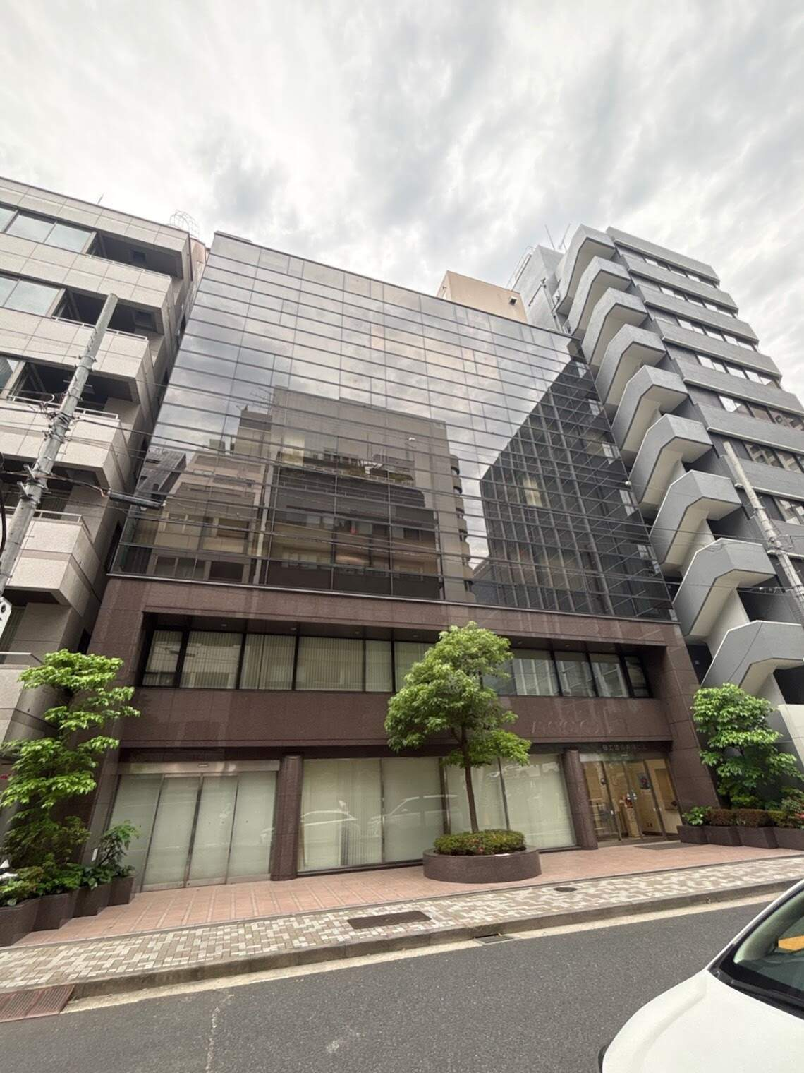 日土地西新橋ビル