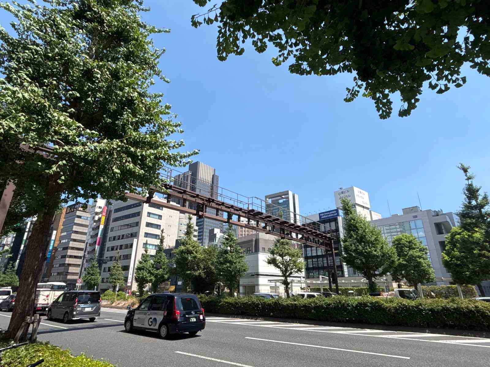 西新宿小出ビル