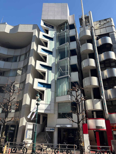 ひきだしのような家に