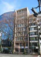 コマツローリエビル