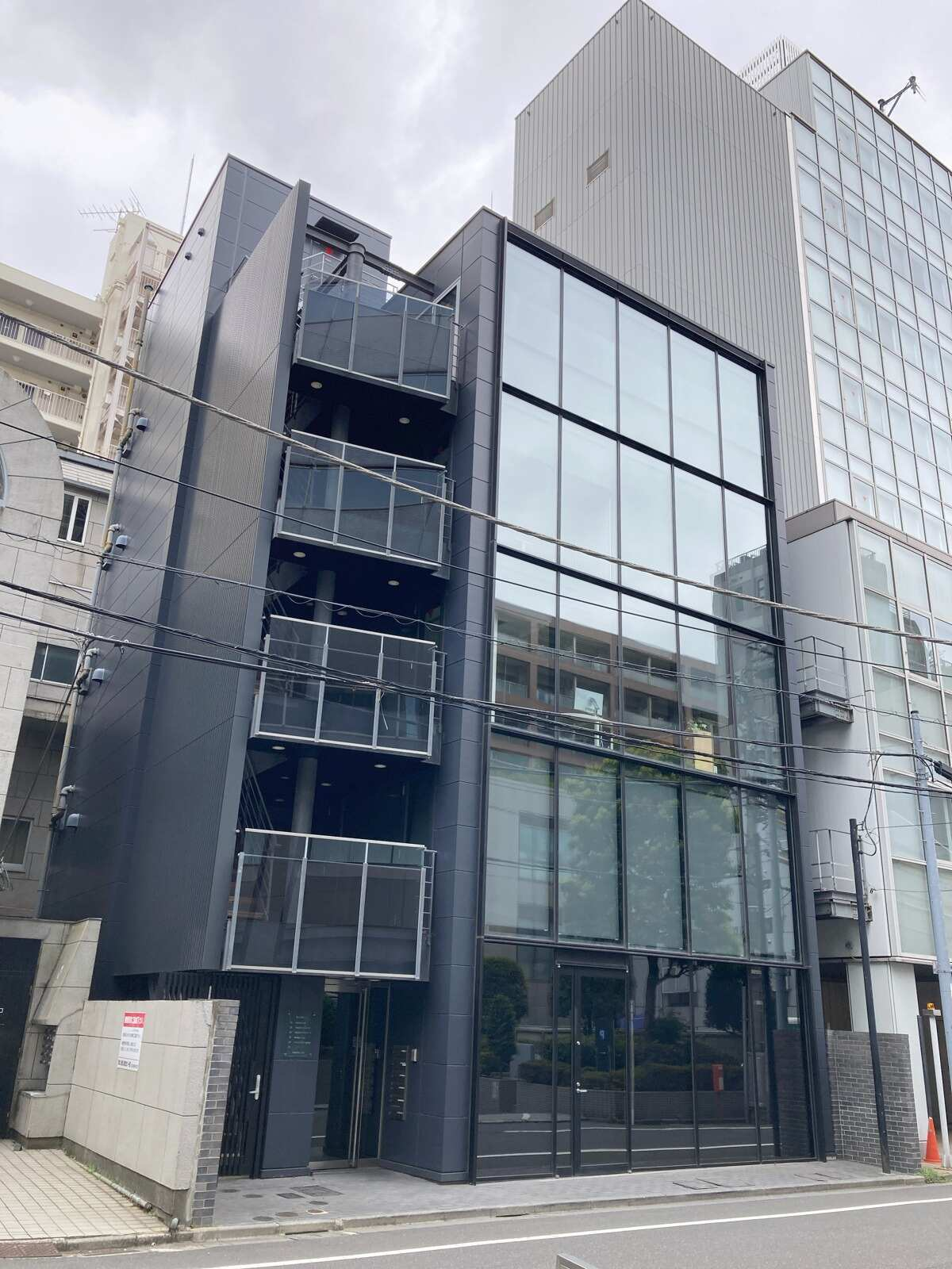青山江崎ビル