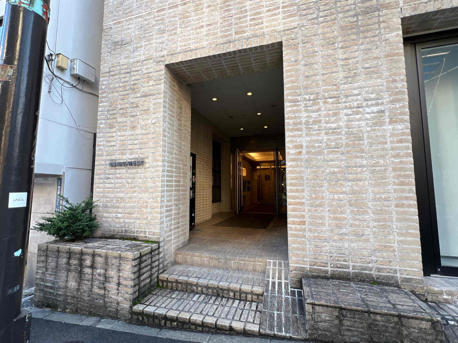 ＥＢＩＳＵ－ＷＥＳＴ