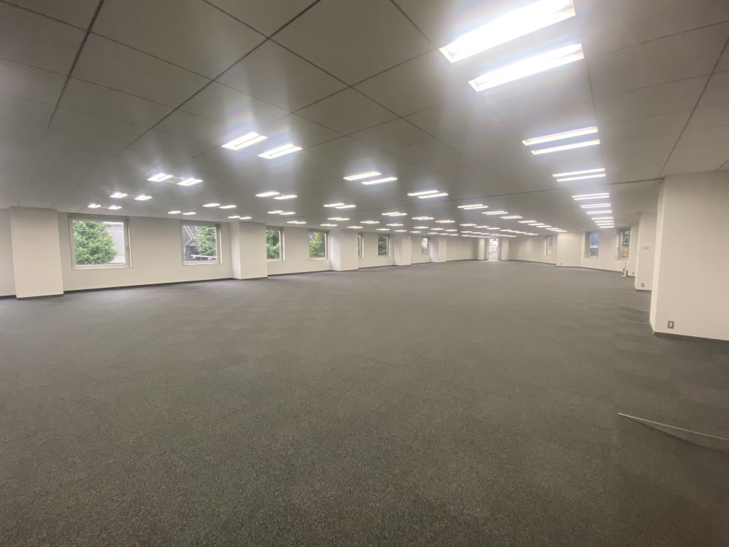 五反田フラットアイアンビル