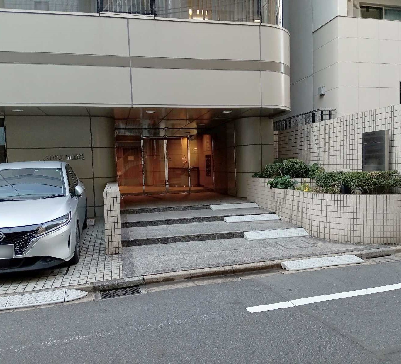ＡＤＥＸ  ＢＬＤＧ
