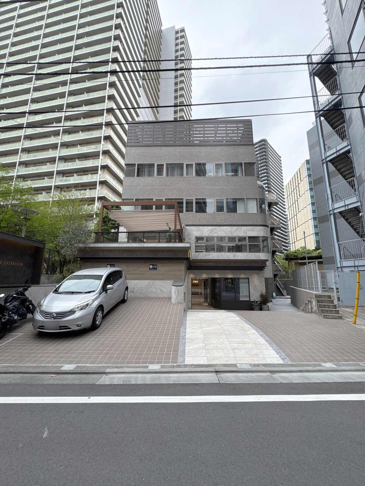 TERRACE SITE GOTANDA