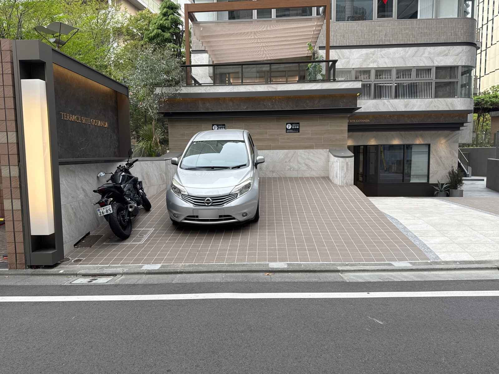 TERRACE SITE GOTANDA