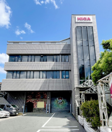 ルームス・ヒガ メインビルディング