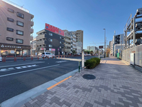 ルームス・ヒガ メインビルディング