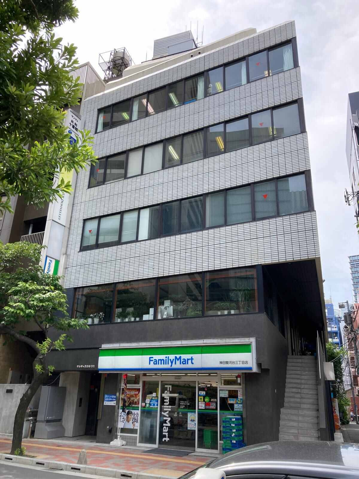 サンジュ共和十番館ビル